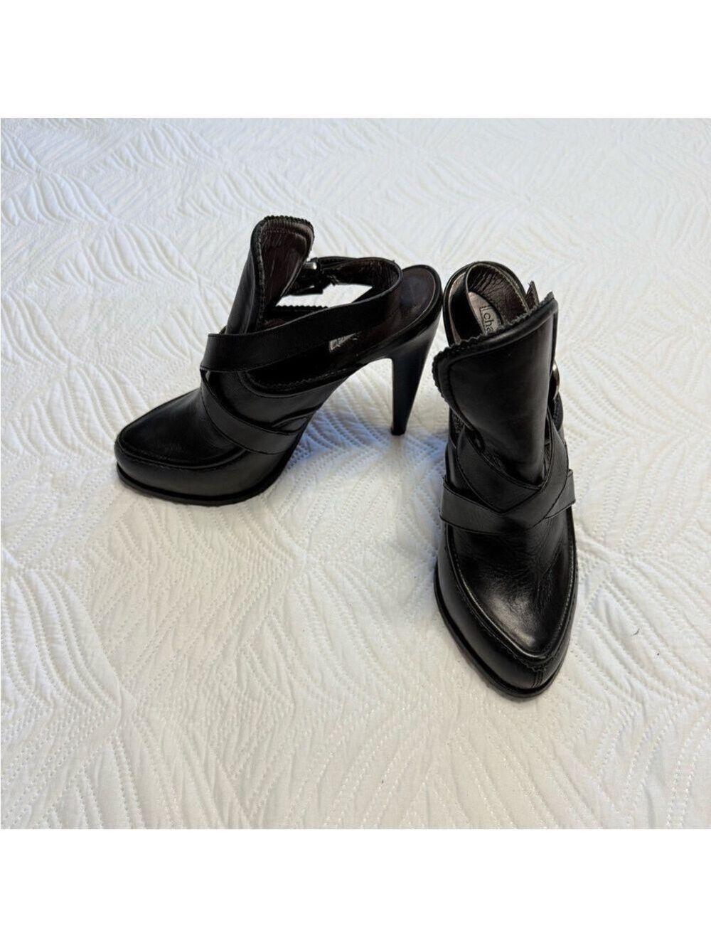 Charles David Women’s Black Leather Strappy Stiletto Clogs. Size 8.5